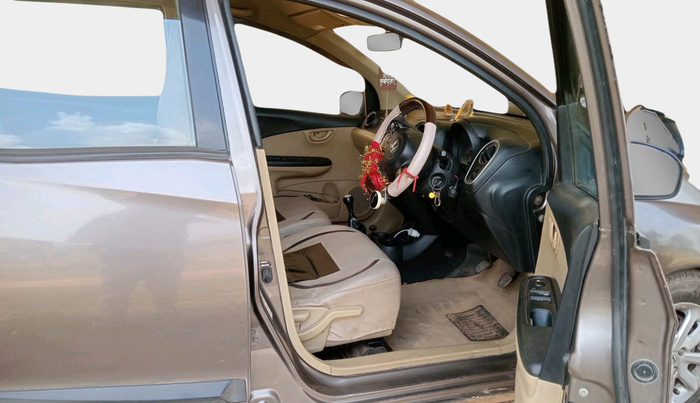 2014 Honda Mobilio 1.5L I-DTEC V, Diesel, Manual, 95,527 km, interior
