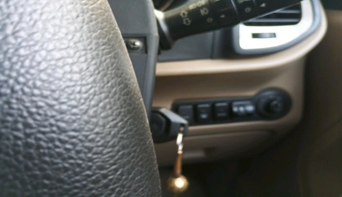 2017 Mahindra TUV300 T8, Diesel, Manual, 46,008 km, interior