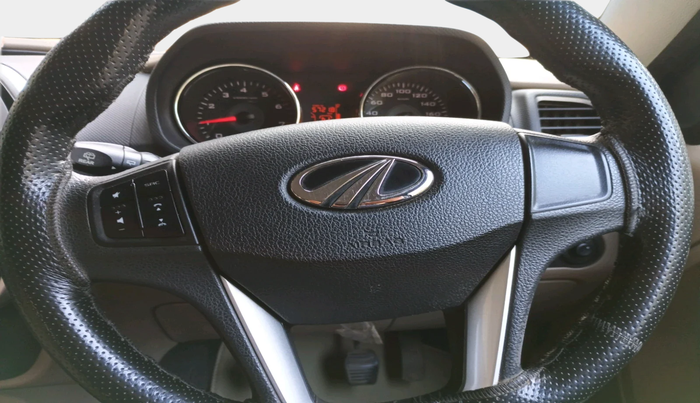 2017 Mahindra TUV300 T8, Diesel, Manual, 46,008 km, interior