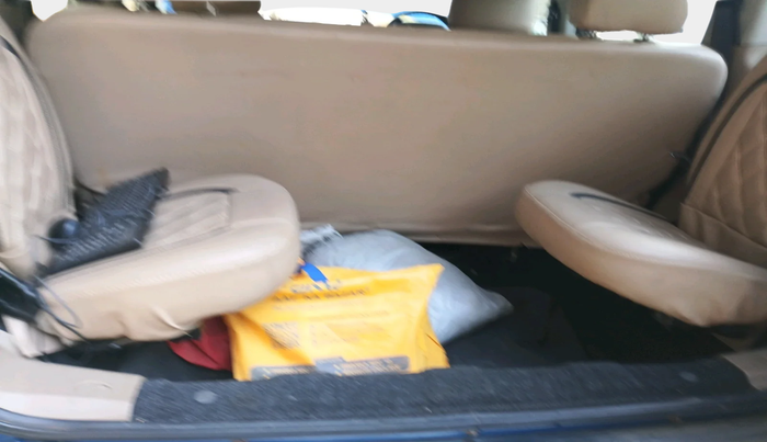 2017 Mahindra TUV300 T8, Diesel, Manual, 46,008 km, interior