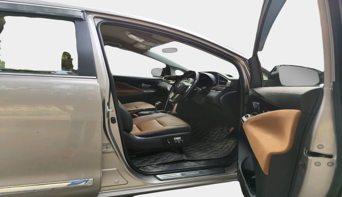 2019 Toyota Innova Crysta 2.8 ZX AT 7 STR, Diesel, Automatic, 91,825 km, interior