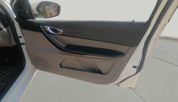 2018 Tata Tiago XZA PETROL, Petrol, Automatic, 1,04,997 km, interior