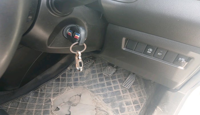 2022 Maruti Swift VXI, Petrol, Manual, 42,919 km, interior