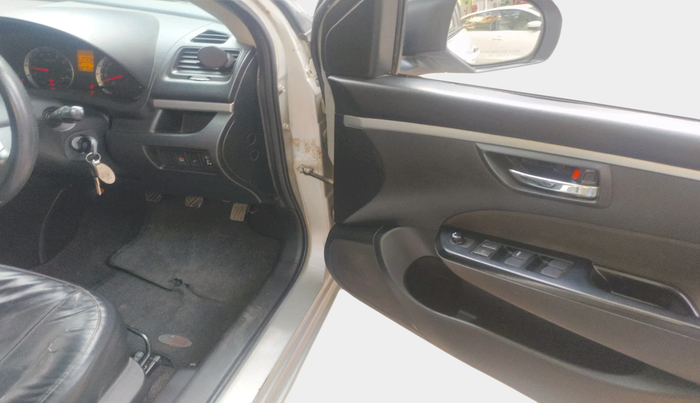 2013 Maruti Swift VXI, Petrol, Manual, 64,642 km, interior