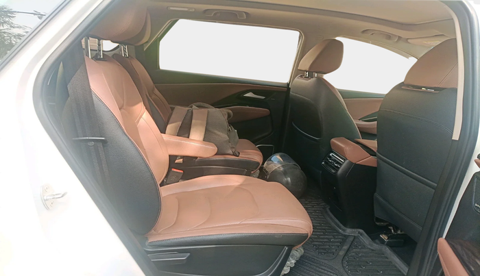 2023 MG HECTOR PLUS SHARP PRO 1.5 PETROL TURBO CVT 6 STR, Petrol, Automatic, 57,382 km, interior