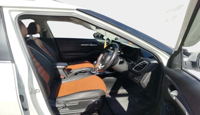 2020 KIA SELTOS HTK PLUS 1.5, Petrol, Manual, 38,851 km, interior