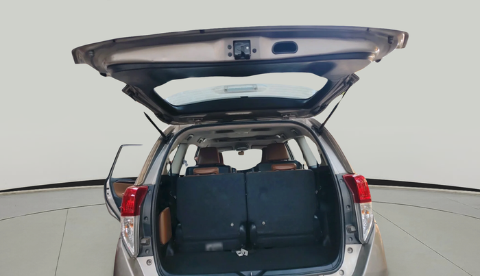 2016 Toyota Innova Crysta 2.8 ZX AT 7 STR, Diesel, Automatic, 1,70,090 km, exterior