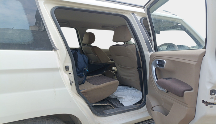 2016 Mahindra TUV300 T8, Diesel, Manual, 95,107 km, interior