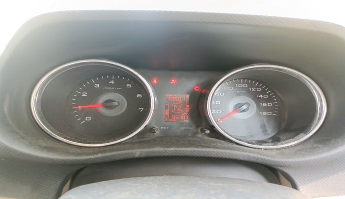 2016 Mahindra TUV300 T8, Diesel, Manual, 95,107 km, interior