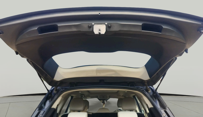 2022 Mahindra XUV700 AX 7 LUXURY D MT 7 STR, Diesel, Manual, 78,424 km, exterior