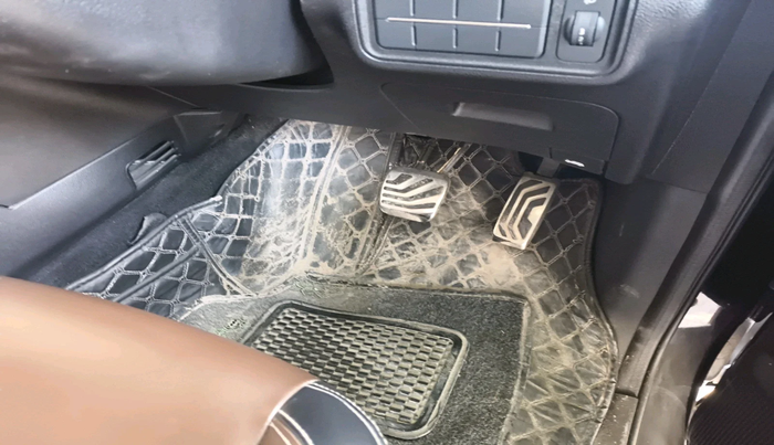 2023 Mahindra SCORPIO-N Z8 PETROL AT 7 STR, Petrol, Automatic, 95,263 km, interior