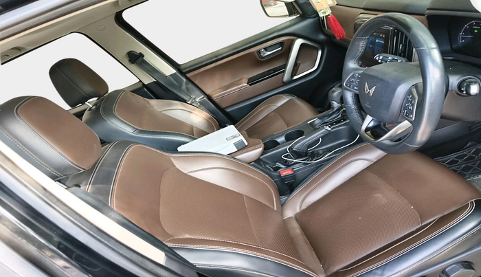 2023 Mahindra SCORPIO-N Z8 PETROL AT 7 STR, Petrol, Automatic, 95,263 km, interior