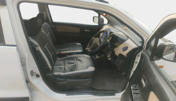 2017 Maruti Wagon R 1.0 VXI, Petrol, Manual, 70,623 km, interior