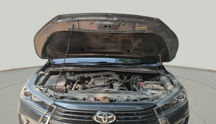 2022 Toyota Innova Crysta 2.7 ZX AT 7 STR, Petrol, Automatic, 31,058 km, exterior