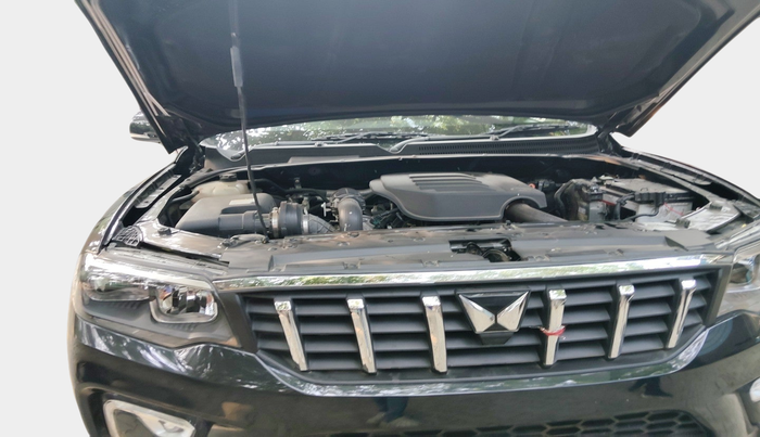 2024 Mahindra SCORPIO-N Z2 PETROL MT 7 STR, Petrol, Manual, 16,754 km, exterior