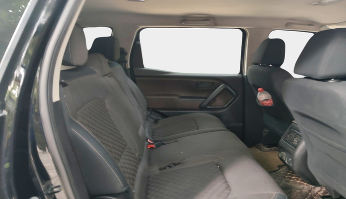 2024 Mahindra SCORPIO-N Z2 PETROL MT 7 STR, Petrol, Manual, 16,754 km, interior
