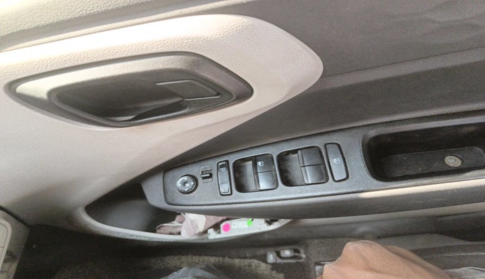 2020 Hyundai AURA S 1.2, Petrol, Manual, 60,883 km, interior