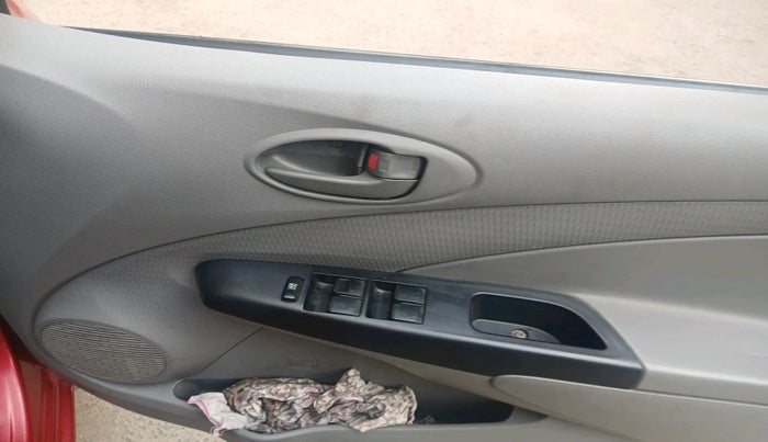 2011 Toyota Etios Liva G, Petrol, Manual, 83,916 km, interior