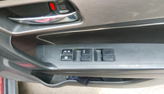 2016 Maruti Vitara Brezza ZDI PLUS DUAL TONE, Diesel, Manual, 1,74,176 km, interior