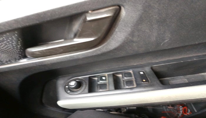 2022 Tata PUNCH ADVENTURE MT, Petrol, Manual, 38,509 km, interior