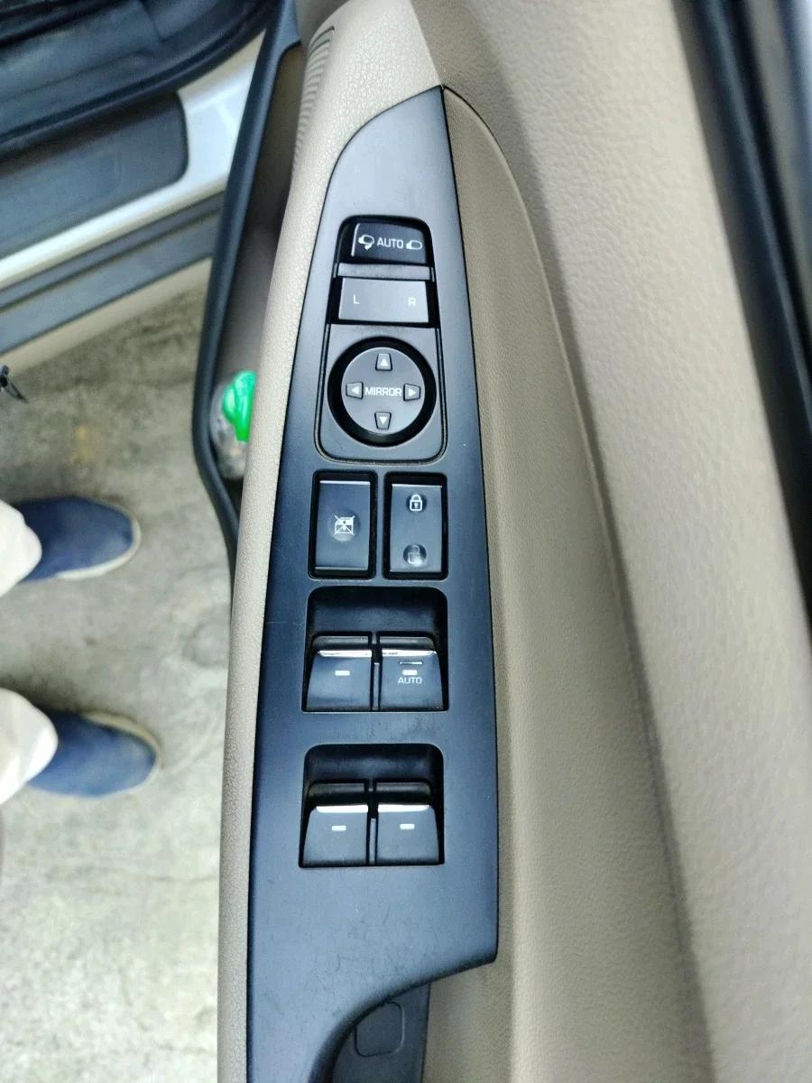 2017 Hyundai Tucson GLS 4WD AT DIESEL, Diesel, Automatic, 74,928 km, interior