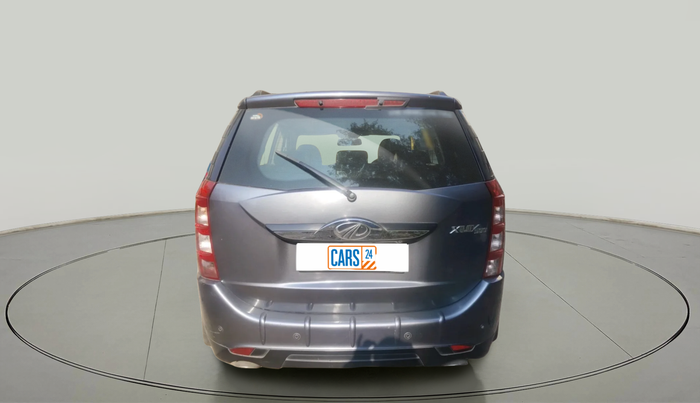 2016 Mahindra XUV500 W10 AT 1.99, Diesel, Automatic, 1,61,406 km, exterior