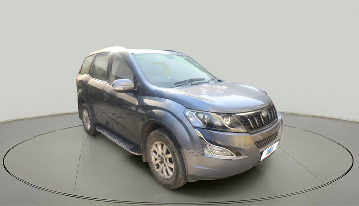 2016 Mahindra XUV500 W10 AT 1.99, Diesel, Automatic, 1,61,406 km, exterior