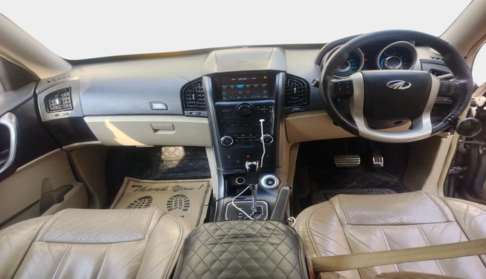 2016 Mahindra XUV500 W10 AT 1.99, Diesel, Automatic, 1,61,406 km, interior