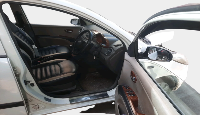 2011 Hyundai i10 MAGNA 1.2, Petrol, Manual, 2,26,648 km, interior