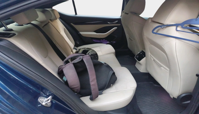 2022 Skoda Octavia STYLE 2.0, Petrol, Automatic, 11,333 km, interior