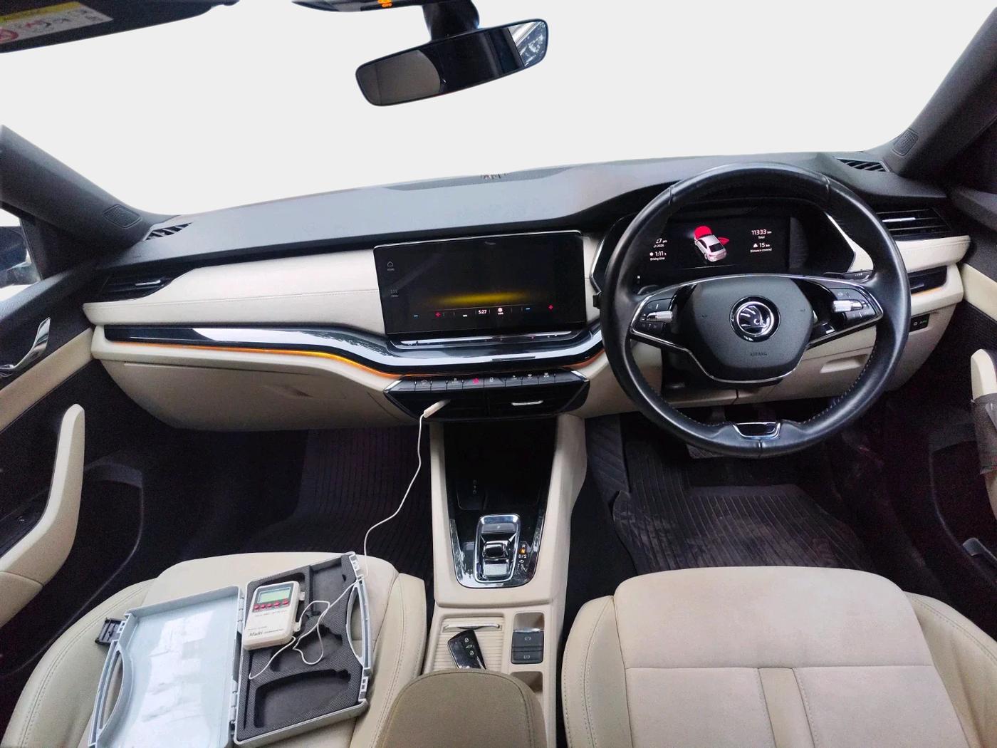 2022 Skoda Octavia STYLE 2.0, Petrol, Automatic, 11,333 km, interior