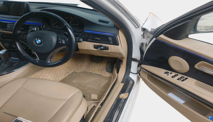 2011 BMW 3 Series 320i, Petrol, Automatic, 84,146 km, interior