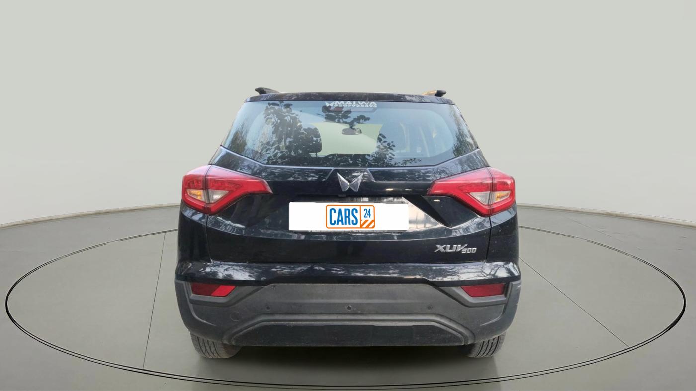 2024 Mahindra XUV300 W4 1.2 PETROL, Petrol, Manual, 4,556 km, exterior