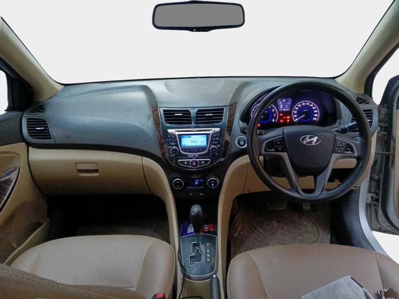 2015 Hyundai Verna FLUIDIC 1.6 VTVT S O AT, Petrol, Automatic, 48,974 km, interior