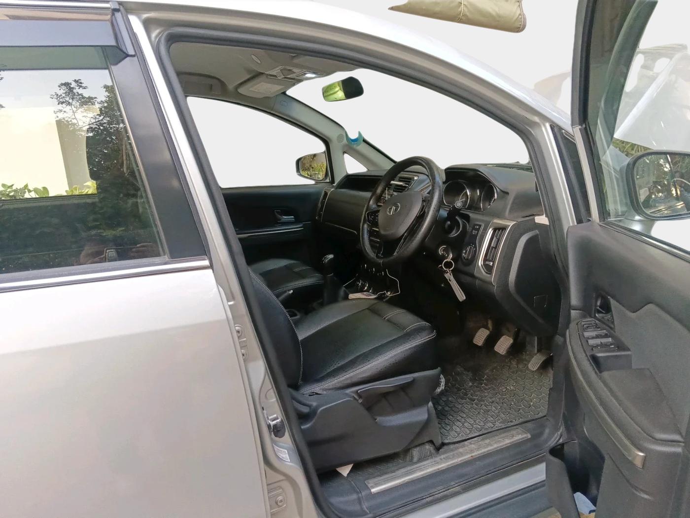 2018 Tata Hexa XM 4X2 7 STR, Diesel, Manual, 38,534 km, interior