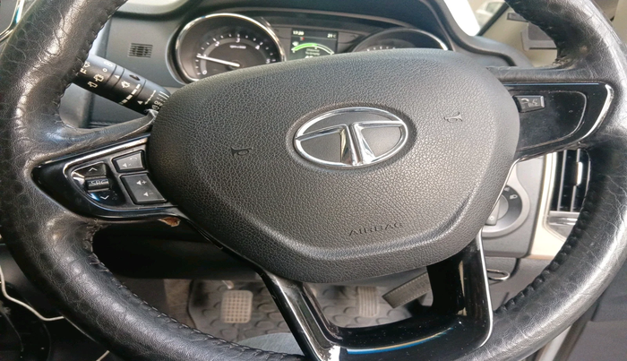 2018 Tata Hexa XM 4X2 7 STR, Diesel, Manual, 38,534 km, interior