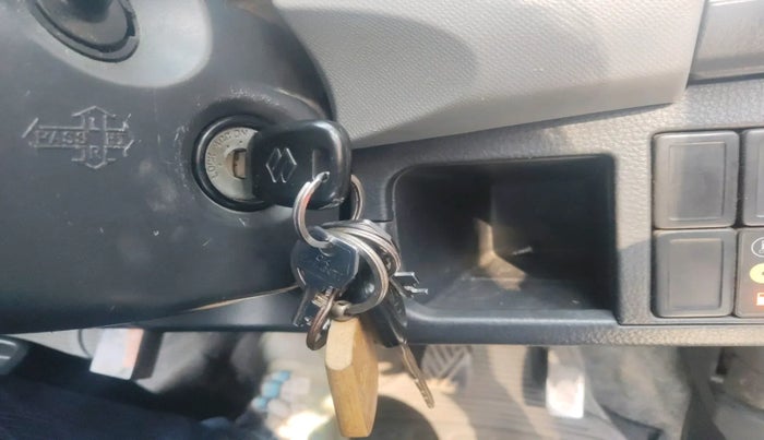 2011 Maruti Wagon R 1.0 LXI CNG, Petrol, Manual, 2,61,751 km, interior