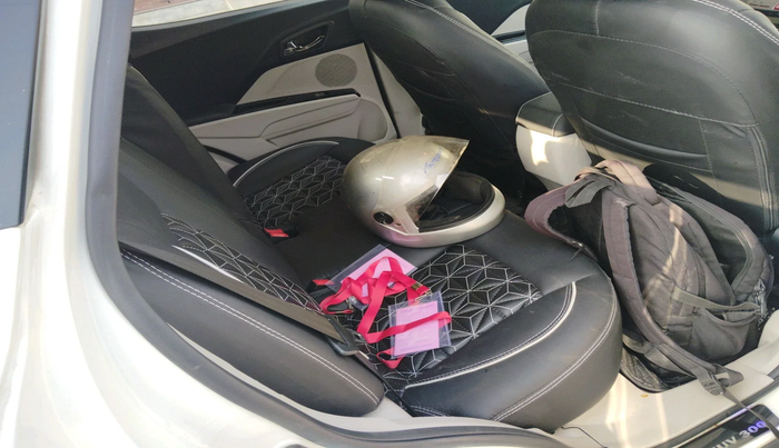 2019 Mahindra XUV300 W8 1.5 DIESEL, Diesel, Manual, 94,672 km, interior