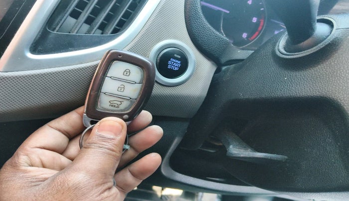 2018 Hyundai Creta SX (O) 1.6 DIESEL, Diesel, Manual, 2,05,826 km, interior