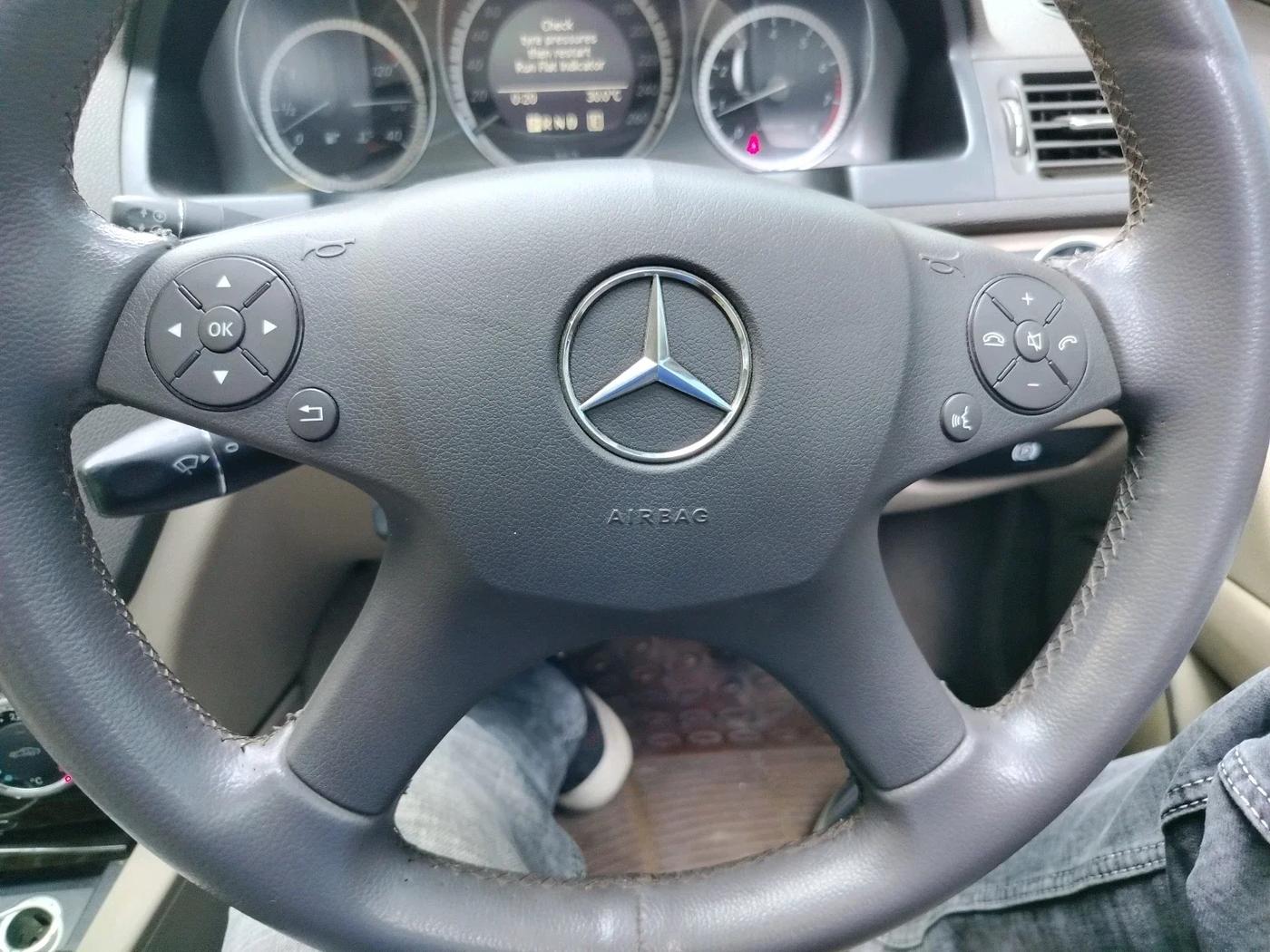 2011 Mercedes Benz C Class 200 CGI AT CLASSIC, Petrol, Automatic, 1,08,855 km, interior