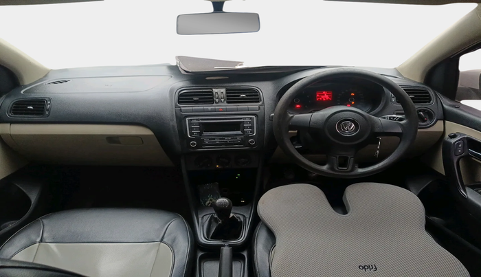 2014 Volkswagen Polo COMFORTLINE 1.2L, Petrol, Manual, 92,748 km, interior