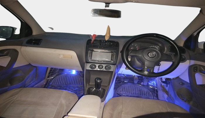 2011 Volkswagen Vento TRENDLINE 1.6, Petrol, Manual, 73,025 km, interior