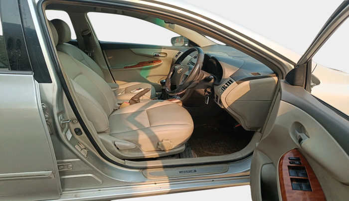 2011 Toyota Corolla Altis G PETROL, Petrol, Manual, 1,34,520 km, interior