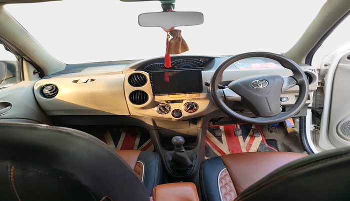 2016 Toyota Etios Liva G, Petrol, Manual, 1,41,976 km, interior