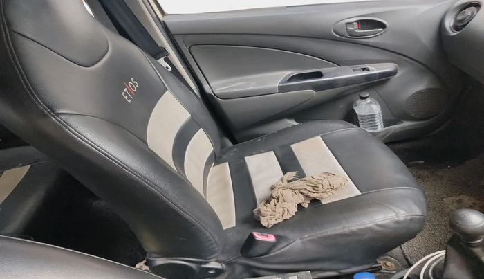 2012 Toyota Etios G SP, Petrol, Manual, 2,71,246 km, interior