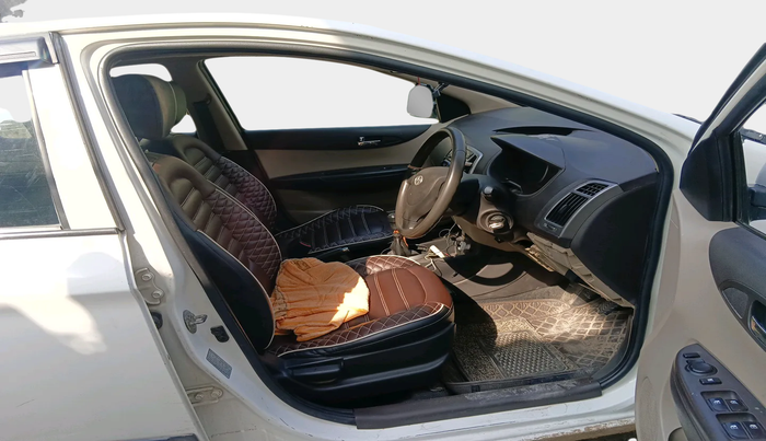 2013 Hyundai i20 MAGNA 1.2, Petrol, Manual, 55,519 km, interior