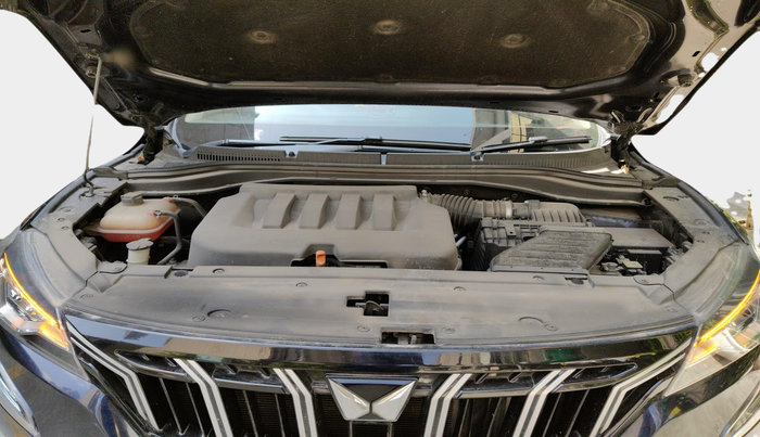 2022 Mahindra XUV700 AX 5 P AT 5 STR, Petrol, Automatic, 67,444 km, exterior
