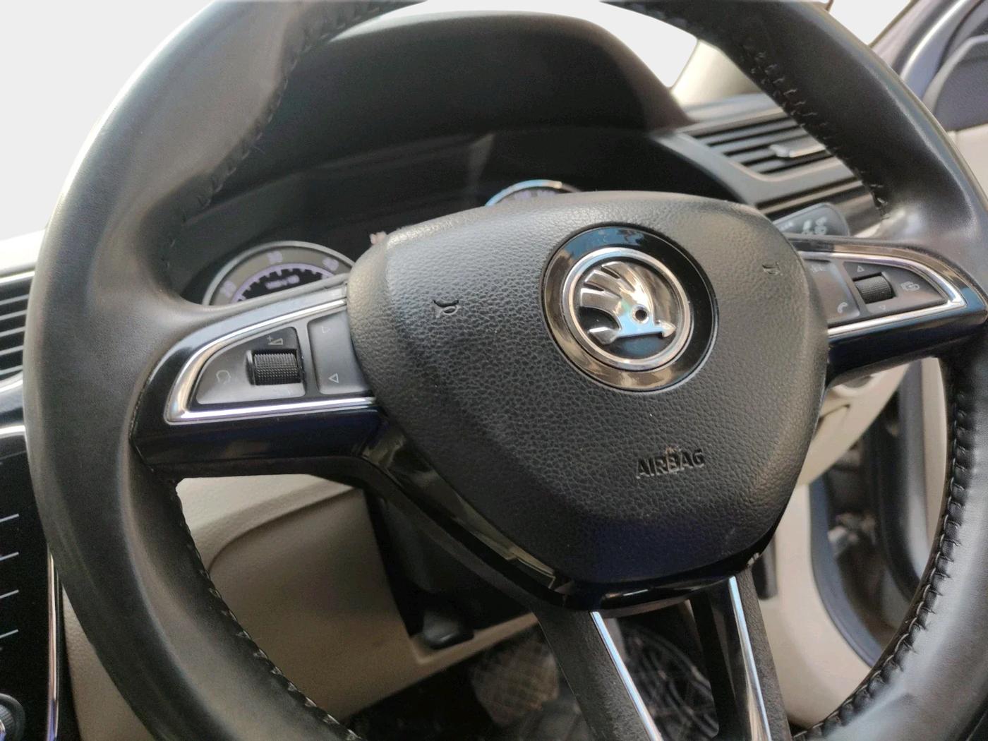 2018 Skoda Superb L&K 2.0 TDI AT, Diesel, Automatic, 1,03,100 km, interior