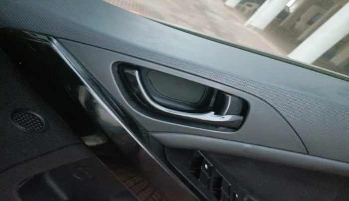 2022 Tata NEXON XZA PLUS (PREMIUM) KAZIRANGA PETROL, Petrol, Automatic, 1,25,813 km, interior