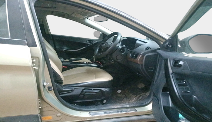 2022 Tata NEXON XZA PLUS (PREMIUM) KAZIRANGA PETROL, Petrol, Automatic, 1,25,813 km, interior